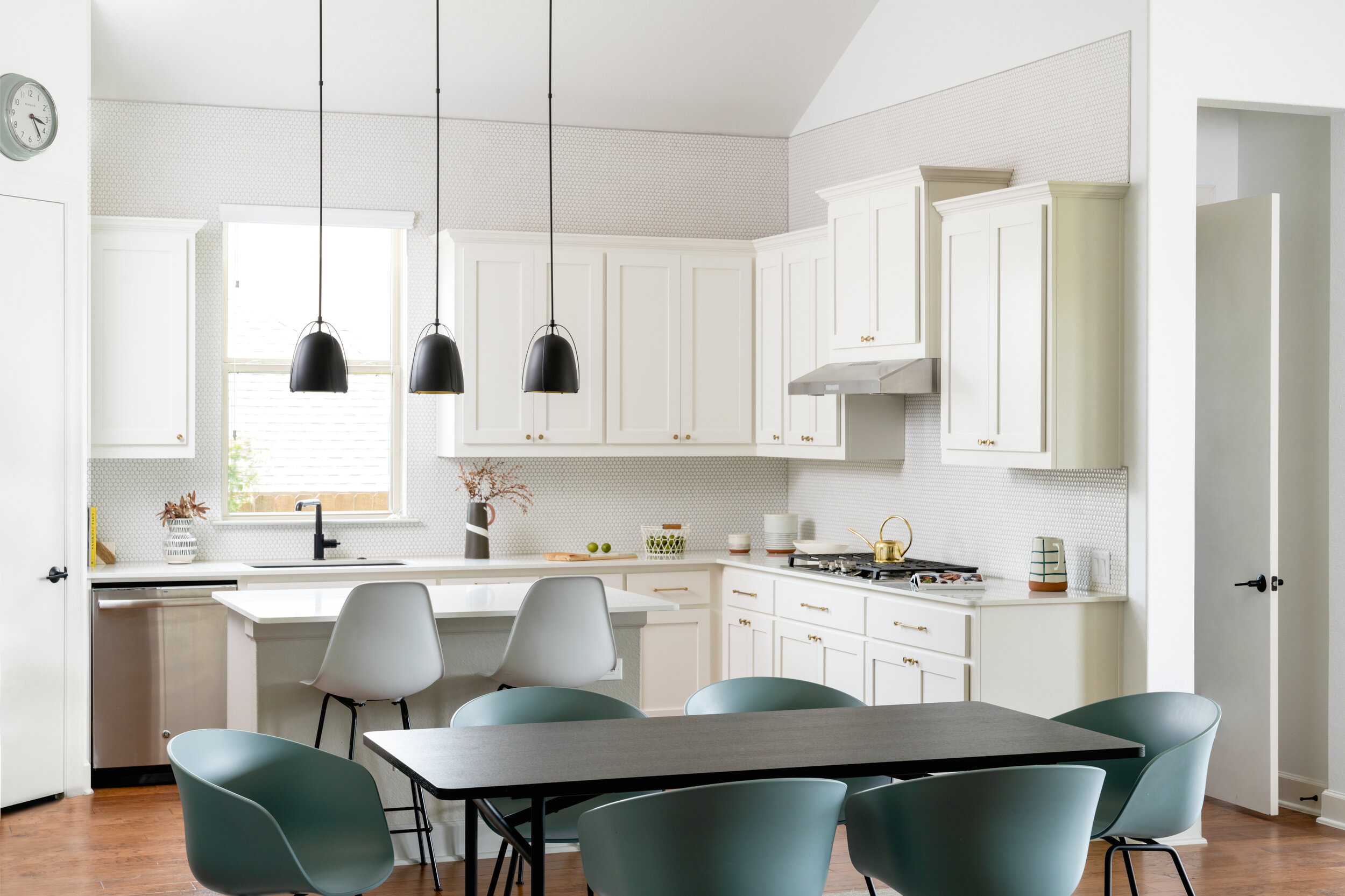 Light and airy modern single family home designed by Austin's Breathe Design Studio